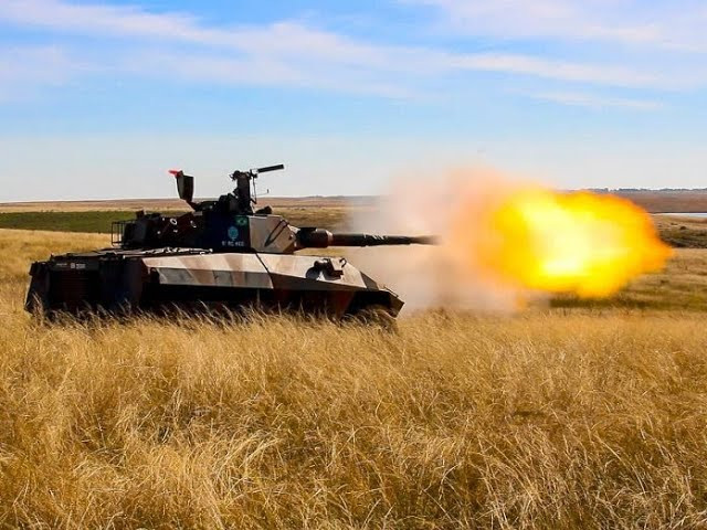 El Cascavel modernizado, primer blindado de Brasil con lanzador de misiles guiados antitanque