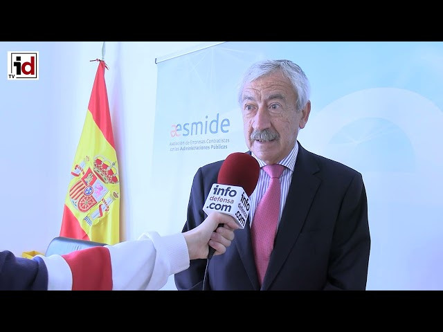 Presentación del eDossier 'Vestuario y equipo para el soldado' en Aesmide con el MALE